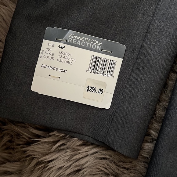 Kenneth Cole suit jacket - Picture 10 of 10